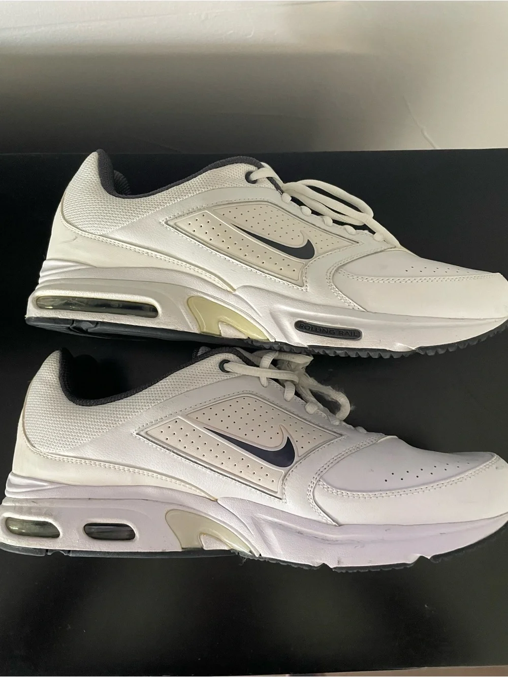 Nike Health Walkers Men's White and Black Walking , Size 11